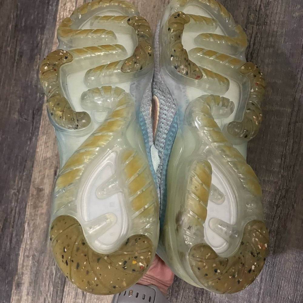 Nike Vapormax Women's Sneakers - Picture 4 of 6